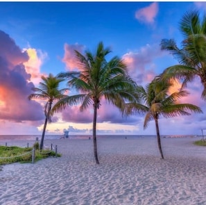 Beach nearby, sun-loungers, beach towels