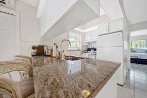 Fridge, microwave, oven, stovetop - Apt#3-Charming relaxing -beautiful APT-80yard walk to the BEACH wBBQ/ Patio (Pompano Beach)