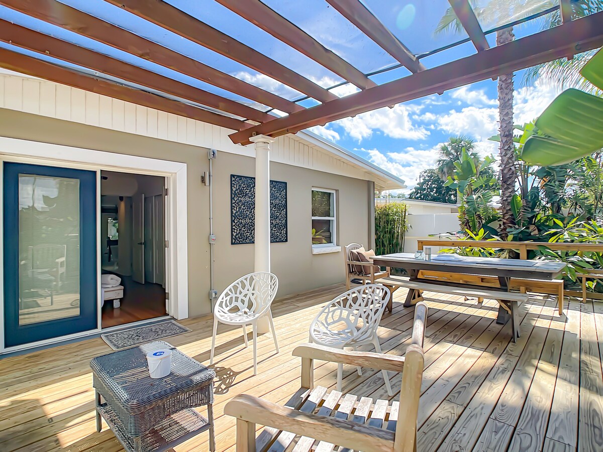 Photo 2 of Near historic Bridge of Lions, Old Town, and beaches! Huge Outdoor Living Space!