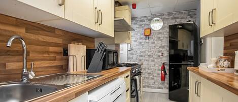 Lave-vaisselle, chaise haute