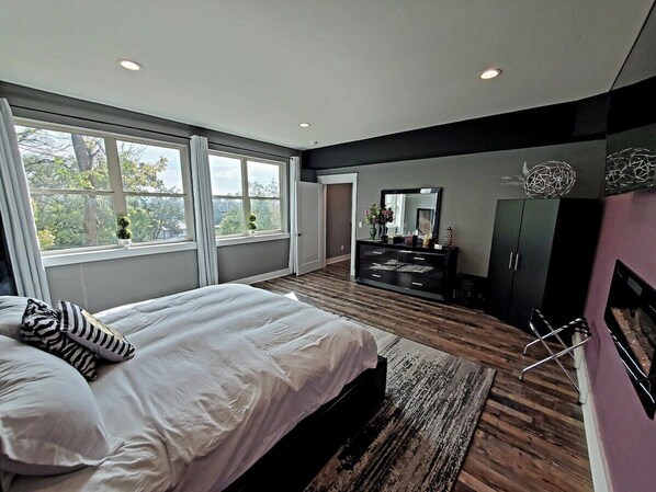 2 bedrooms, iron/ironing board, travel crib, free WiFi