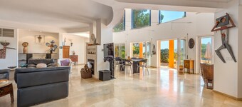 Stay in the property of your dreams at Meia Lua in Pinheiro