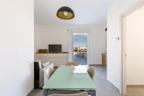 Dining - Attico Primavera by BarbarHouse (Porto Cesareo)