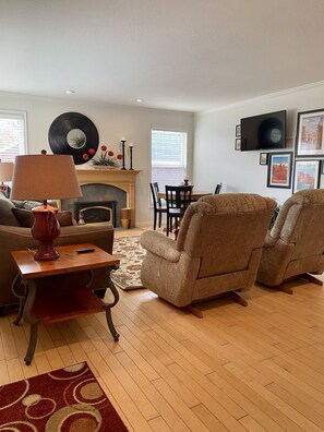 Smart TV, fireplace, DVD player