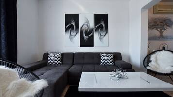 Apartment | Living area | 100-cm Smart TV with satellite channels, TV