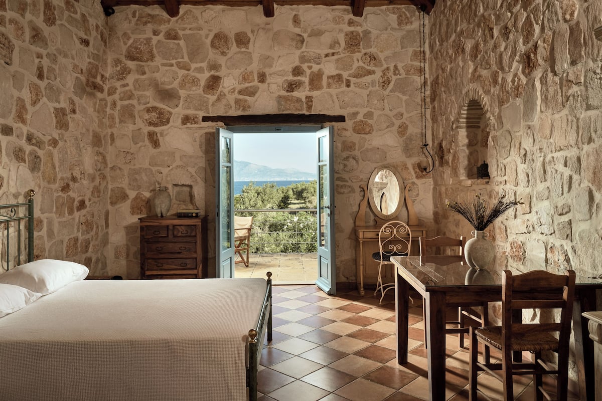 Traditional House, Balcony, Partial Sea View | 1 bedroom, individually decorated, individually furnished, desk