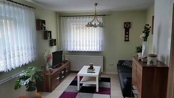 TV, lettore DVD, studio