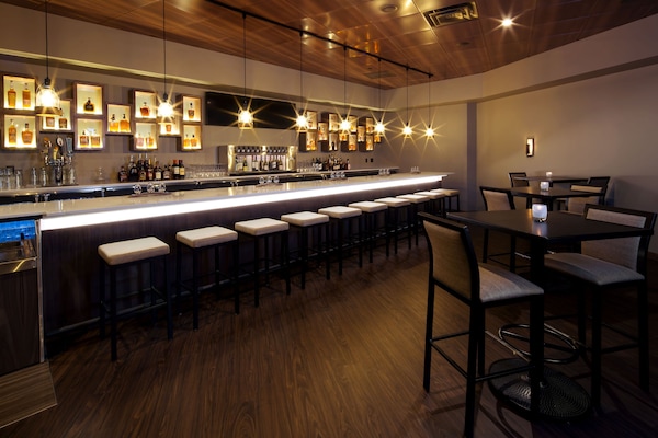 2 restaurants; ze serveren er ontbijt, lunch en diner