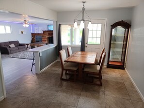 Dining - BEAUTIFULLY REMODELED VERY OPEN 3 BED 2 BATH! (Citrus Heights)