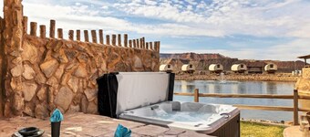 Big Horn Tipi on the Pond w/ 1 King Bed, 2 Futons, Hot Tub & Outdoor Kitchen #39