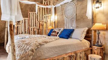 1 bedroom, travel cot, free WiFi, bed sheets