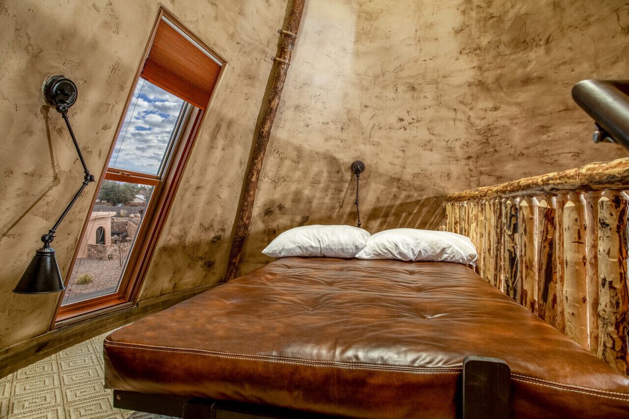 1 bedroom, travel cot, free WiFi, bed sheets