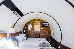 1 chambre, lit parapluie, Wi-Fi gratuit, draps fournis