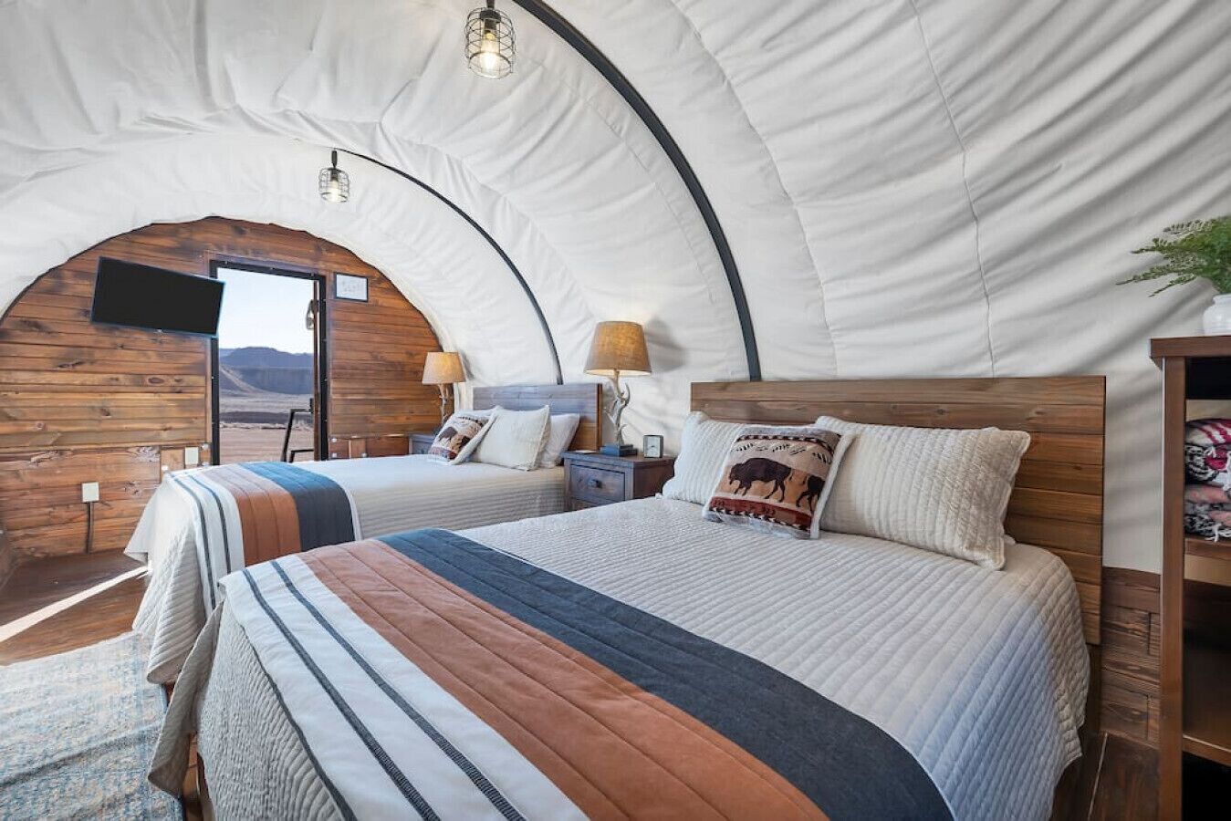 1 bedroom, travel cot, free WiFi, bed sheets