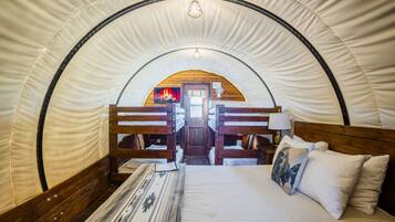 1 makuuhuone, vauvan matkasänky, ilmainen Wi-Fi, vuodevaatteet