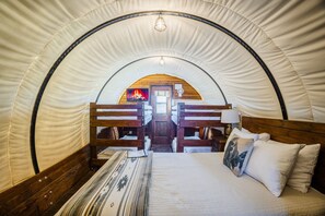 1 bedroom, travel cot, free WiFi, bed sheets