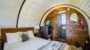 1 bedroom, travel crib, free WiFi, bed sheets