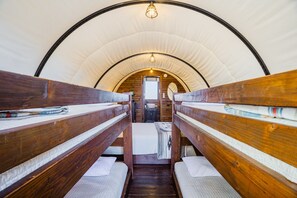 1 soverom, reiseseng for barn, wi-fi (inkludert) og sengetøy