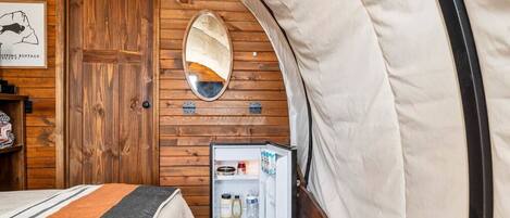 1 chambre, lit parapluie, Wi-Fi gratuit, draps fournis