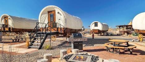 屋外ダイニングエリア