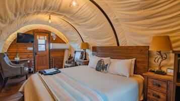 1 bedroom, travel crib, free WiFi, bed sheets