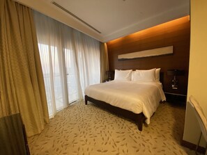 ลักซ์ชัวรี่อพาร์ทเมนท์, 3 ห้องนอน (Burj Khalifa View) | 3 ห้องนอน, เตารีด/โต๊ะรีดผ้า, Wi-Fi ฟรี