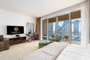 Individually decorated, individually furnished, iron/ironing board - SuperHost - Address Dubai Mall - Comfy Studios (Dubai)