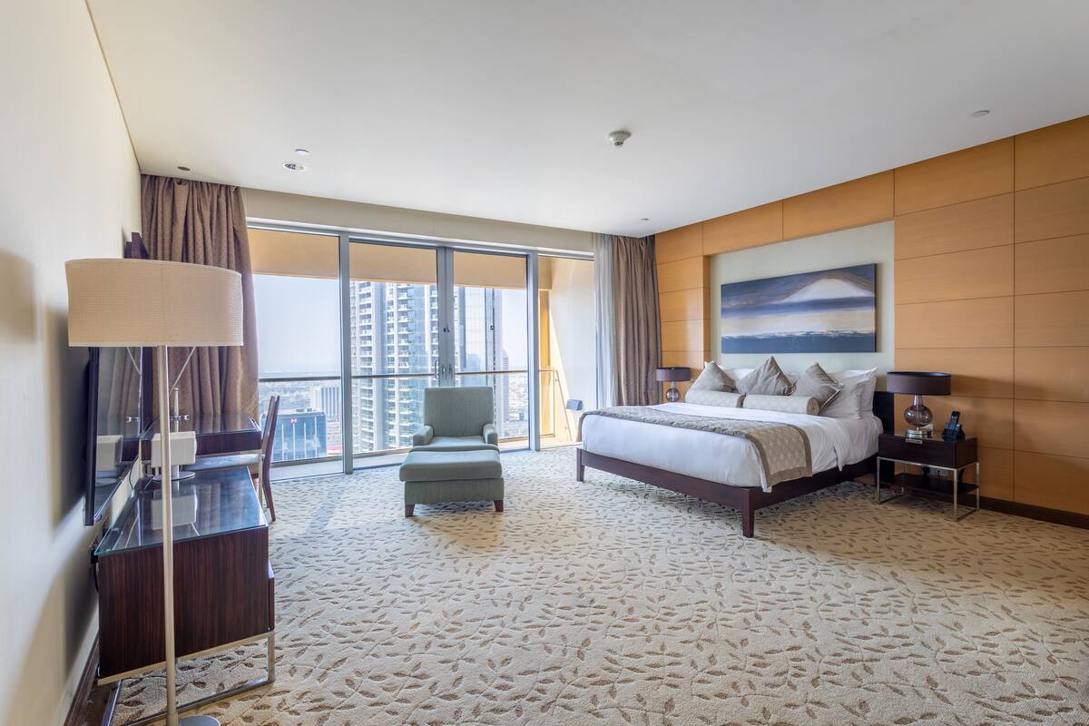 Estudio Premium (Cozy - Burj View) | Tabla de planchar con plancha, wifi gratis y decoración personalizada 