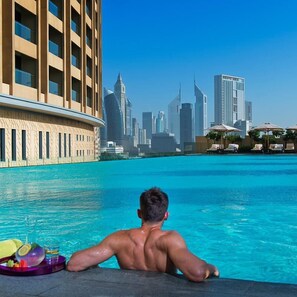 Outdoor pool - SuperHost - Address Dubai Mall - Elegant Studios (Dubai)