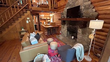 Smart-tv och eldstad