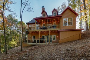 Exterior - Heavenly Pines - Rustic Getaway w/Hot Tub (Helen)