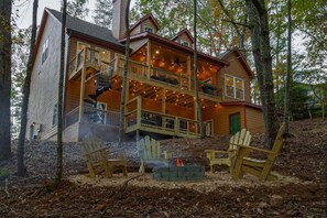 Exterior - Heavenly Pines - Rustic Getaway w/Hot Tub (Helen)