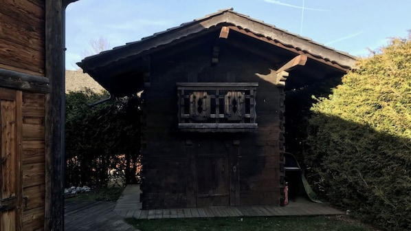 Exterior - 5 minutes from the ski slopes, lovely wooden mazot for unforgettable moments. (Les Carroz d'Arâches)