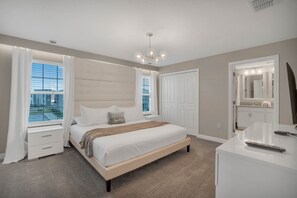 4 Schlafzimmer, Bügeleisen/Bügelbrett, Reisekinderbett, WLAN