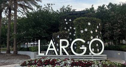 Coastal Gem Just Minutes from the Beach! 🏝