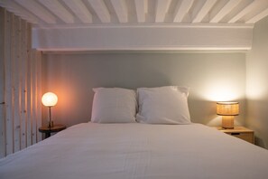 1 chambre, fer et planche à repasser, accès à Internet, literie fournie