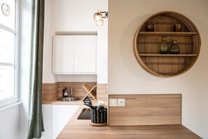 Fridge, microwave, coffee/tea maker, toaster