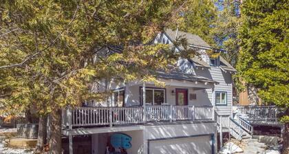 Adventure Awaits! Spa & Short Walk to Lake/Dining/Shops