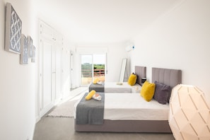 2 chambres, fer et planche Ă repasser, Wi-Fi gratuit, draps fournis