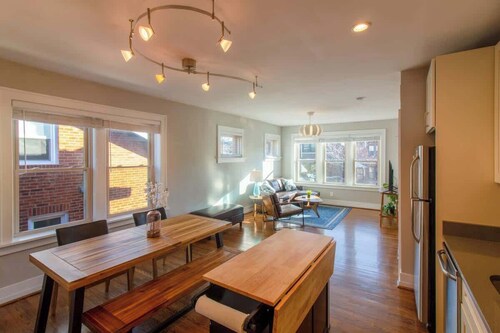 Gorgeous Minimalist Gem w/ Fenced Backyard + W/D