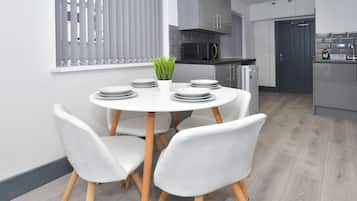 House, Private Bathroom | Restaurant
