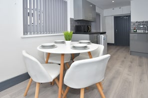 House, Private Bathroom | Restaurant - Townhouse @ 24 Brunswick Place Stoke (Stoke-on-Trent)