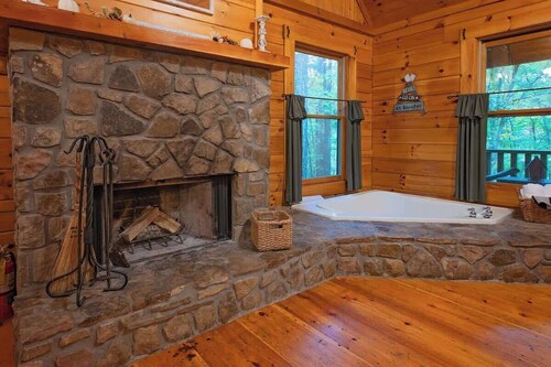 Cherokee private cabin in Riverside Resort