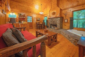 Smart TV - Cherokee Ridge | Cabin near the Ocoee River (Benton)