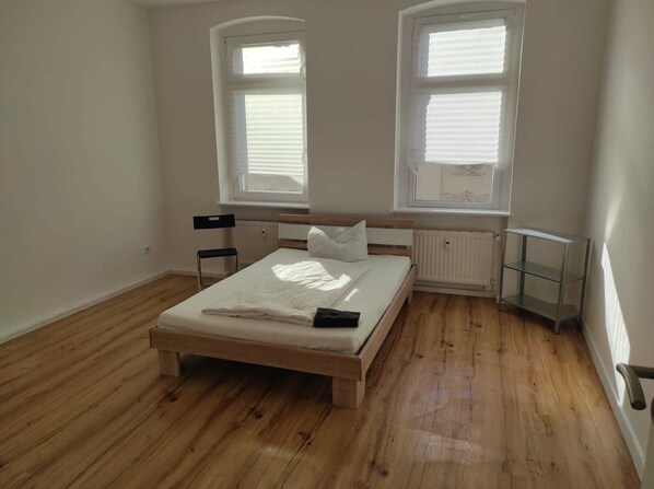 3 bedrooms, iron/ironing board, free WiFi, bed sheets - flat for 5 ★ in Zeitz close to Gera & Altenburg ★ (Zeitz)