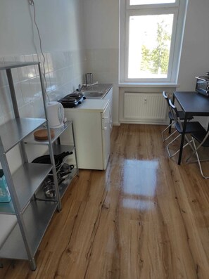 Fridge, oven, stovetop, toaster