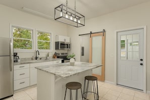 Fridge, microwave, oven, stovetop - Chatt Blue Bungalow - Pet Friendly, Mins to Downtown! (Chattanooga)