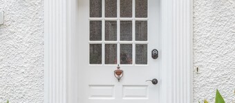 3BDR Eclectic Apartment - For Families - Quiet -  just walk to Tulane University