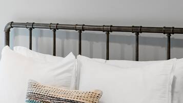 3 bedrooms, desk, iron/ironing board, travel cot