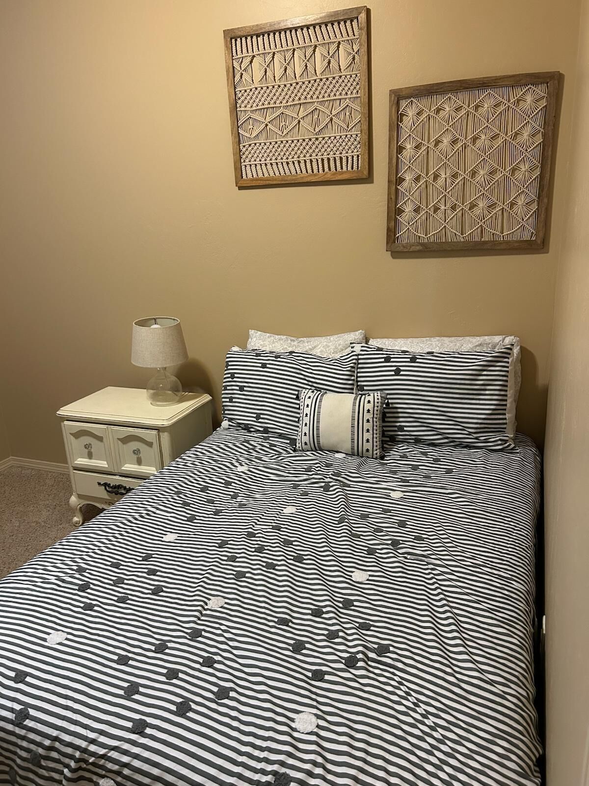 2 Schlafzimmer, Schreibtisch, Bügeleisen/Bügelbrett, kostenloses WLAN